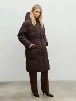 Подовжена зимова куртка в кольорі насиченого шоколаду р. M Подовжена зимова куртка в кольорі насиченого шоколаду р. M