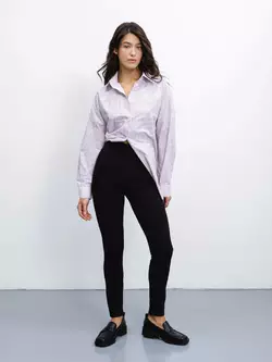 Класичні чорні легінси з м’якої еластичної тканини, що обтягують фігуру р. XS Класичні чорні легінси з м’якої еластичної тканини, що обтягують фігуру р. XS