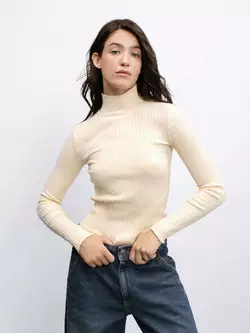 Базовий бежевий гольф з тонкого еластичного трикотажу р. S Базовий бежевий гольф з тонкого еластичного трикотажу р. S